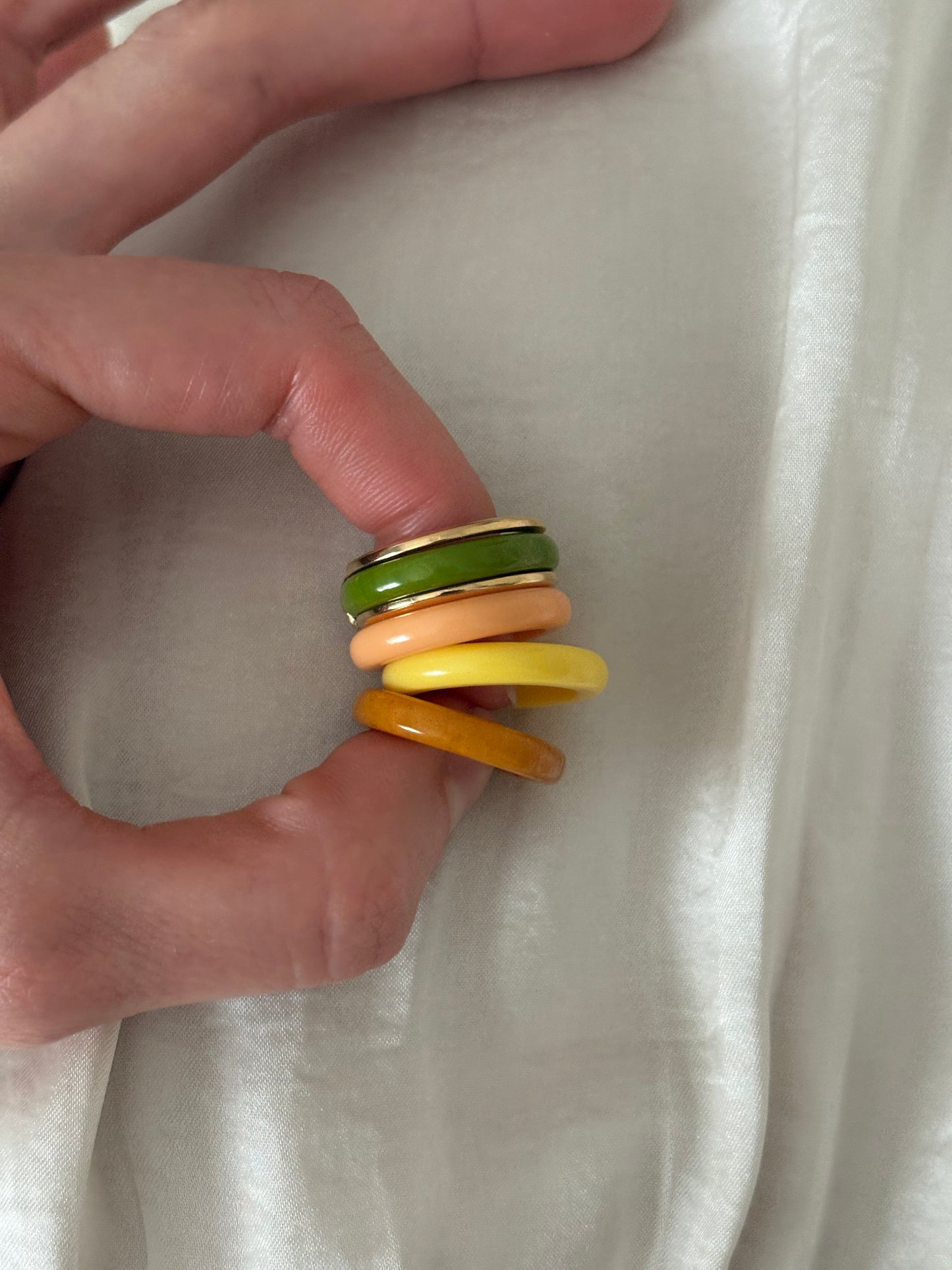 Set of 4 interchangeable Avon rings, 1977