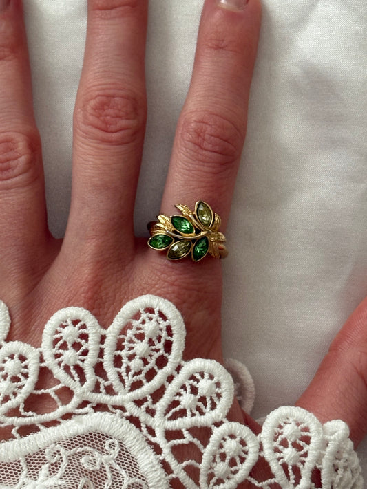 Pierścionek Avon „Leaf Light”,1974 rok