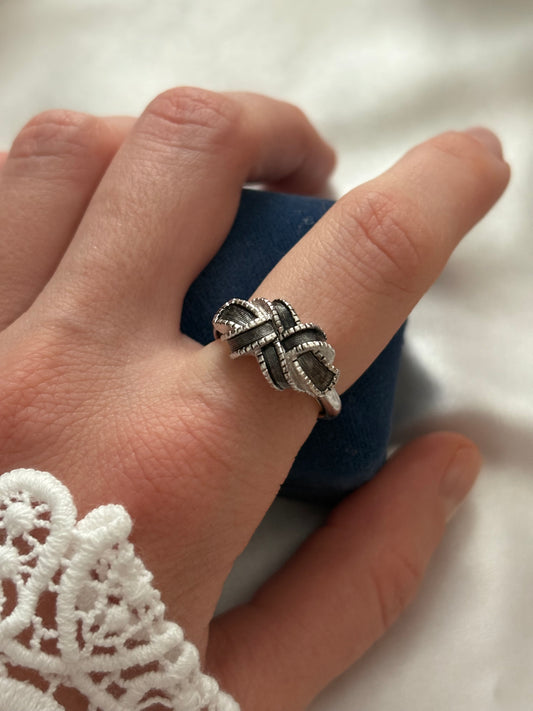 Avon "Ribbon" ring, 1974