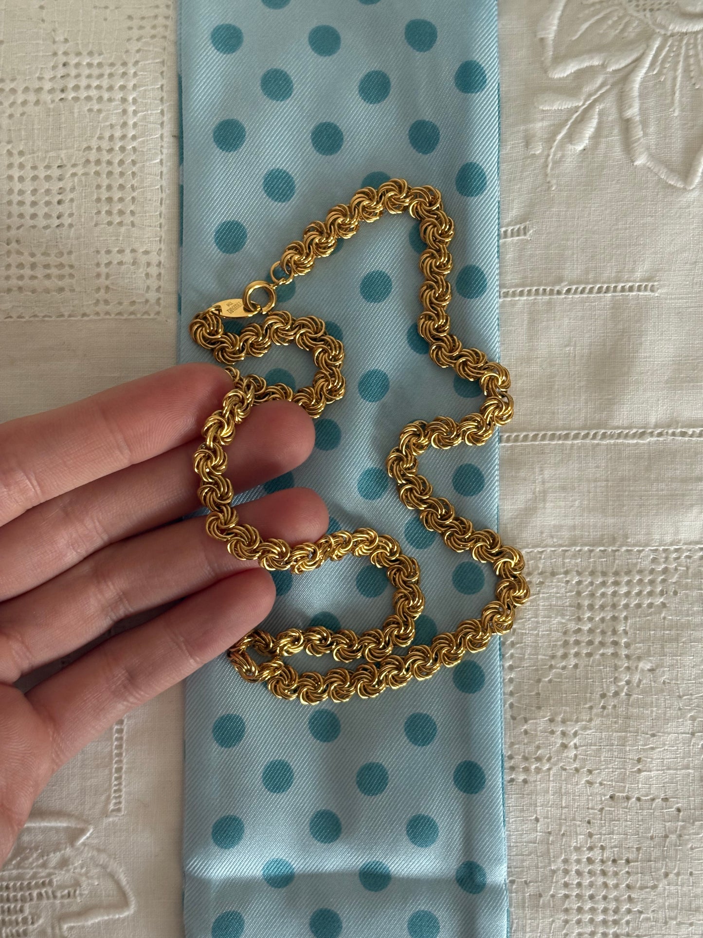 Naszyjnik Trifari z ogniwami w formie węzełków