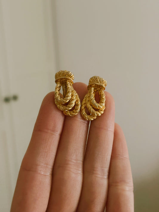 Klipsy  w formie węzłów