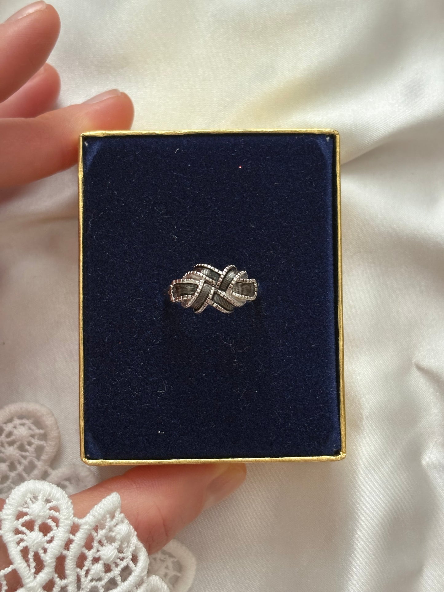 Avon "Ribbon" ring, 1974