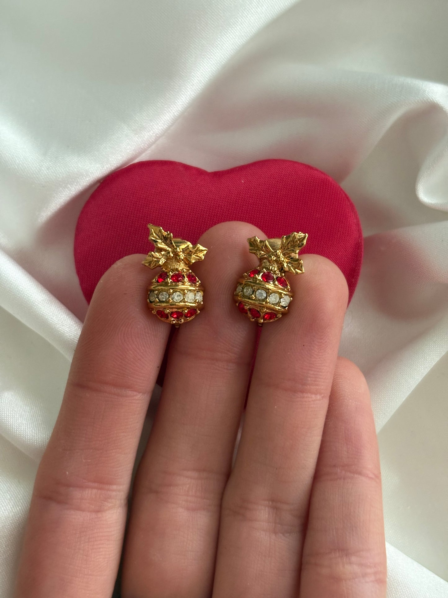 Klipsy Avon “Sparkling Christmas ornament”,1992 rok