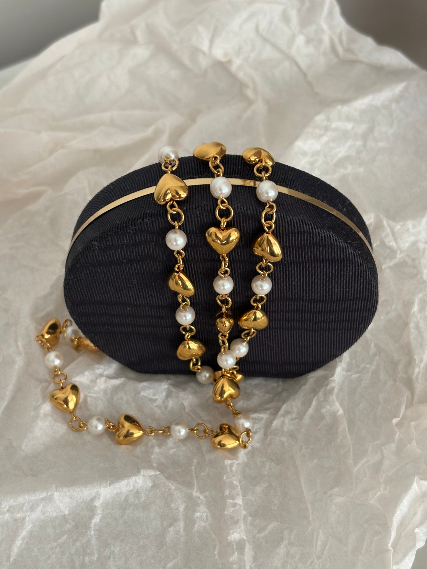 Naszyjnik Trifari z perłami i serduszkami