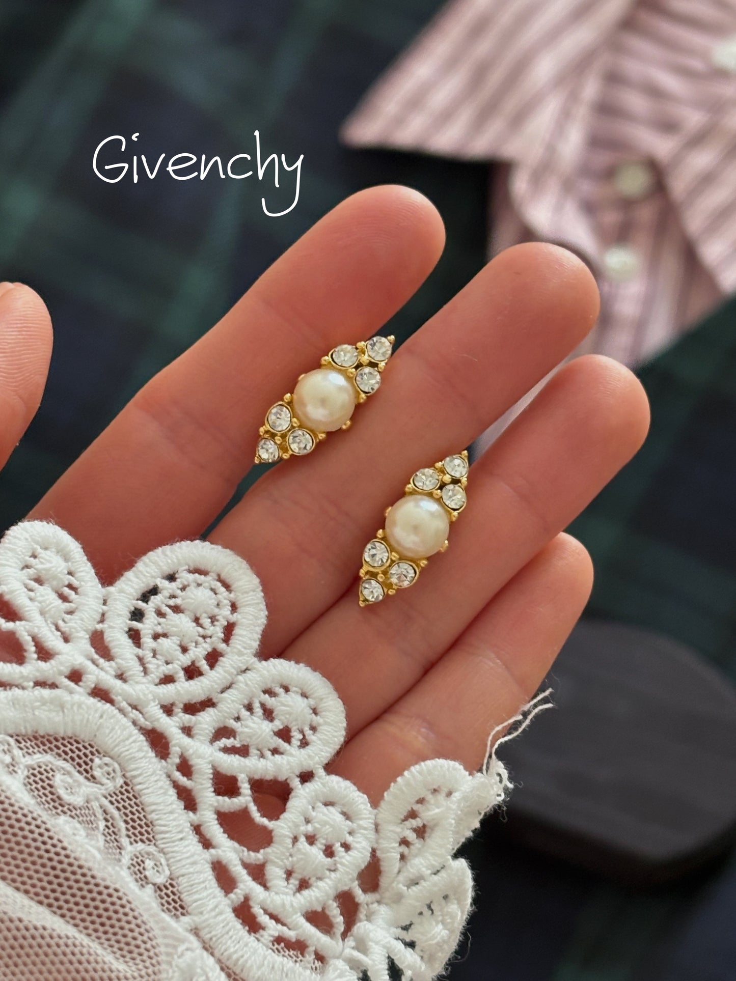 G I V E N C H Y Clips