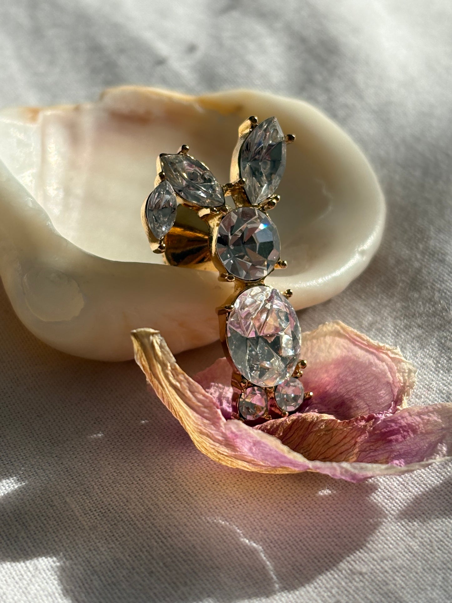 Broszka Avon “CRYSTAL BUNNY”,1997 rok