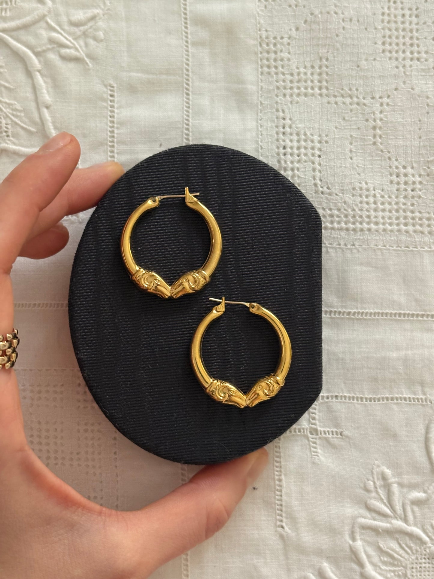 Kolczyki Monet „Kissing Rams”