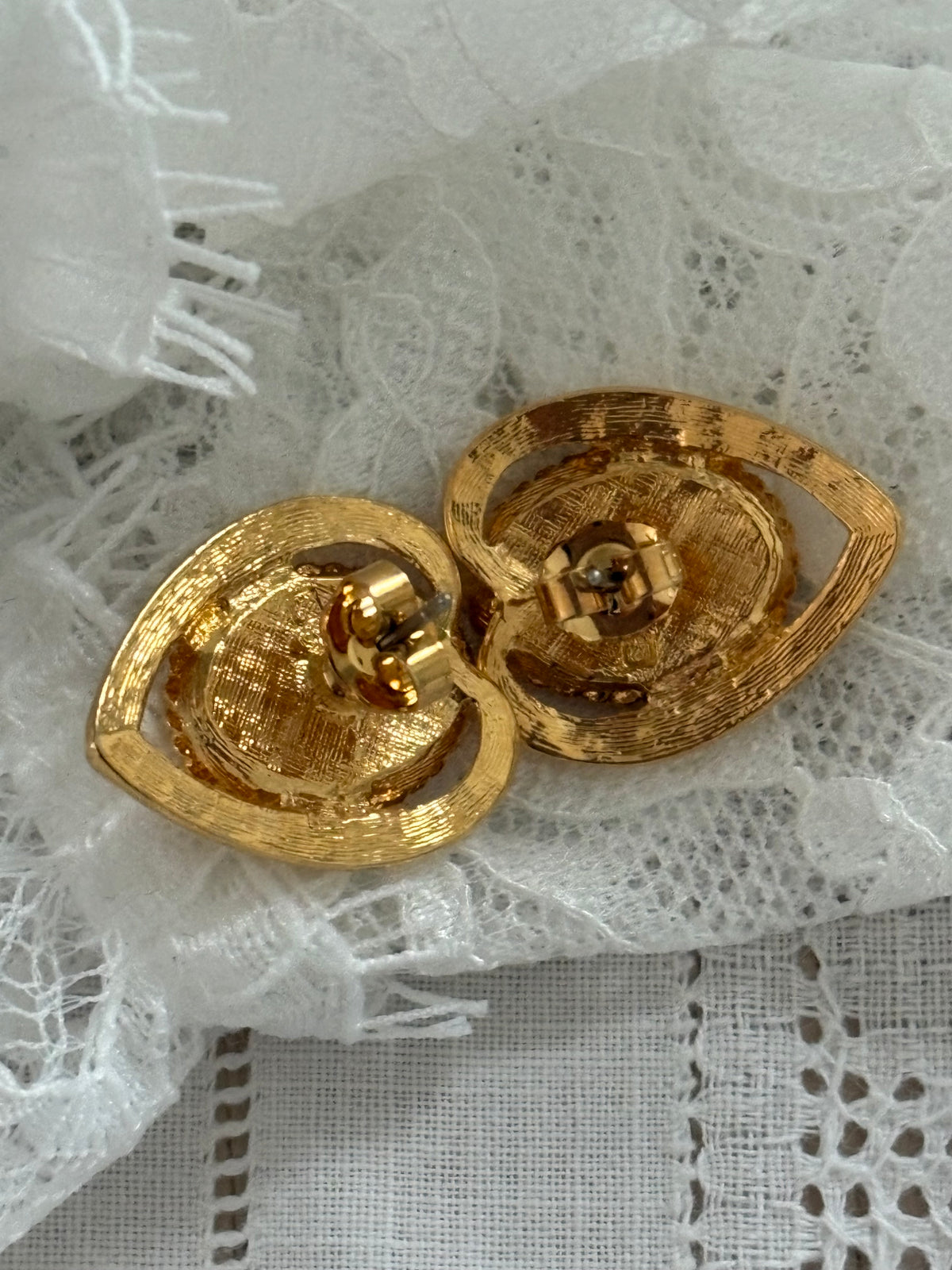 Pozłacane kolczyki Avon, 1991 rok “Horoskop”