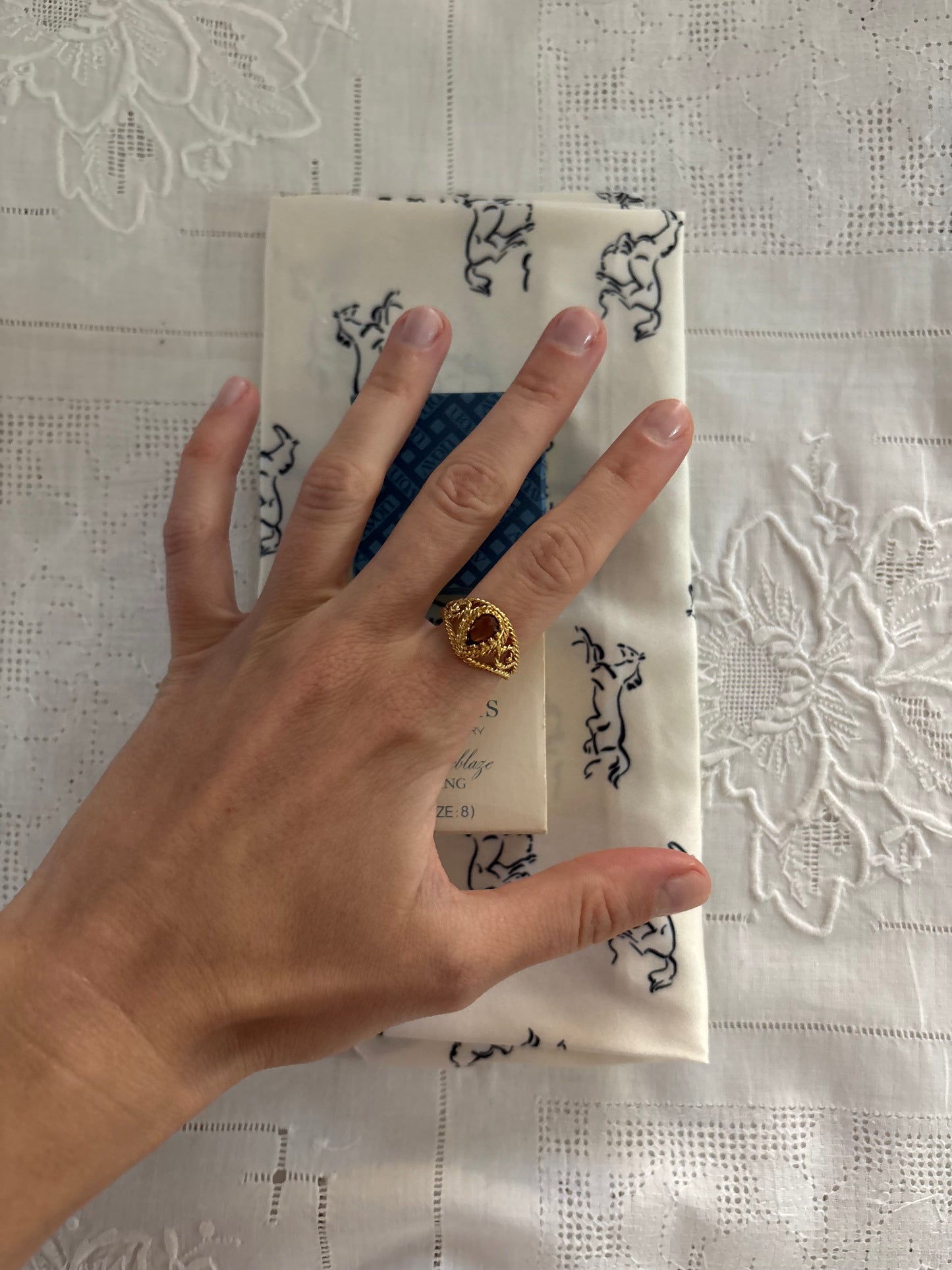 Pierścionek Avon „Smokeblaze” (1977)