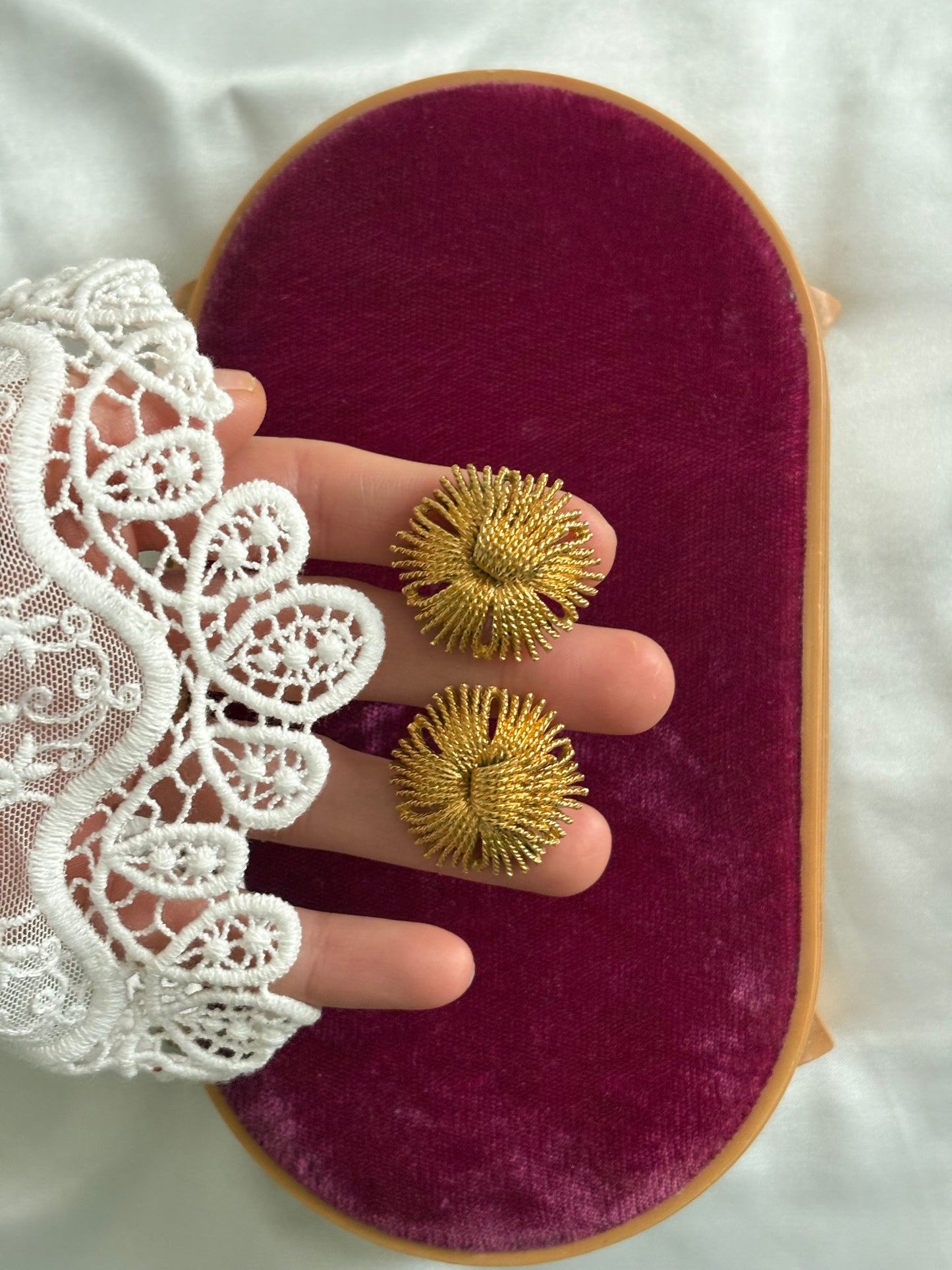 Kultowe kolczyki Monet „ Cordelia”, lata 1970-1980