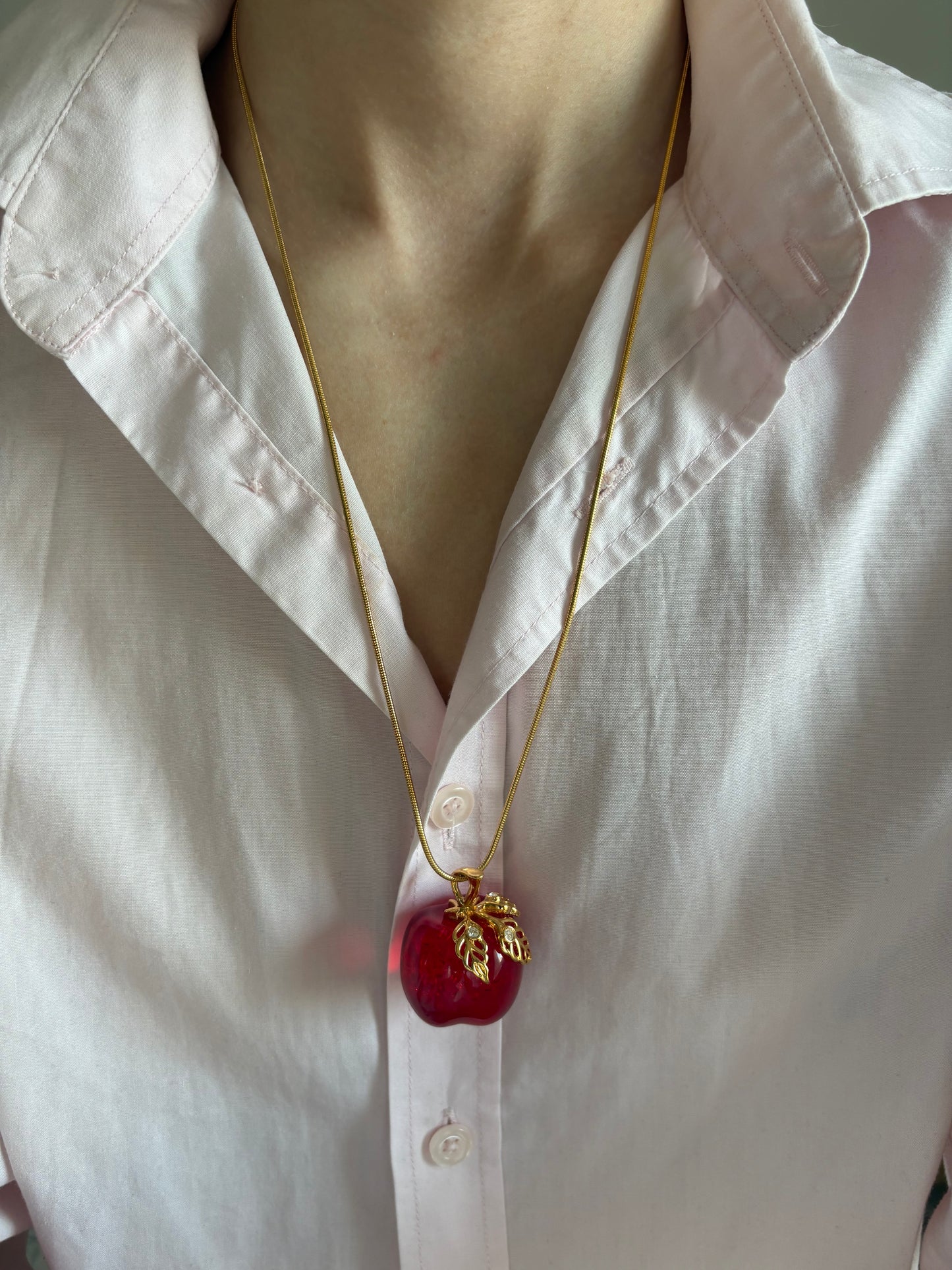 Naszyjnik Avon „Elegant apple”,1994 rok