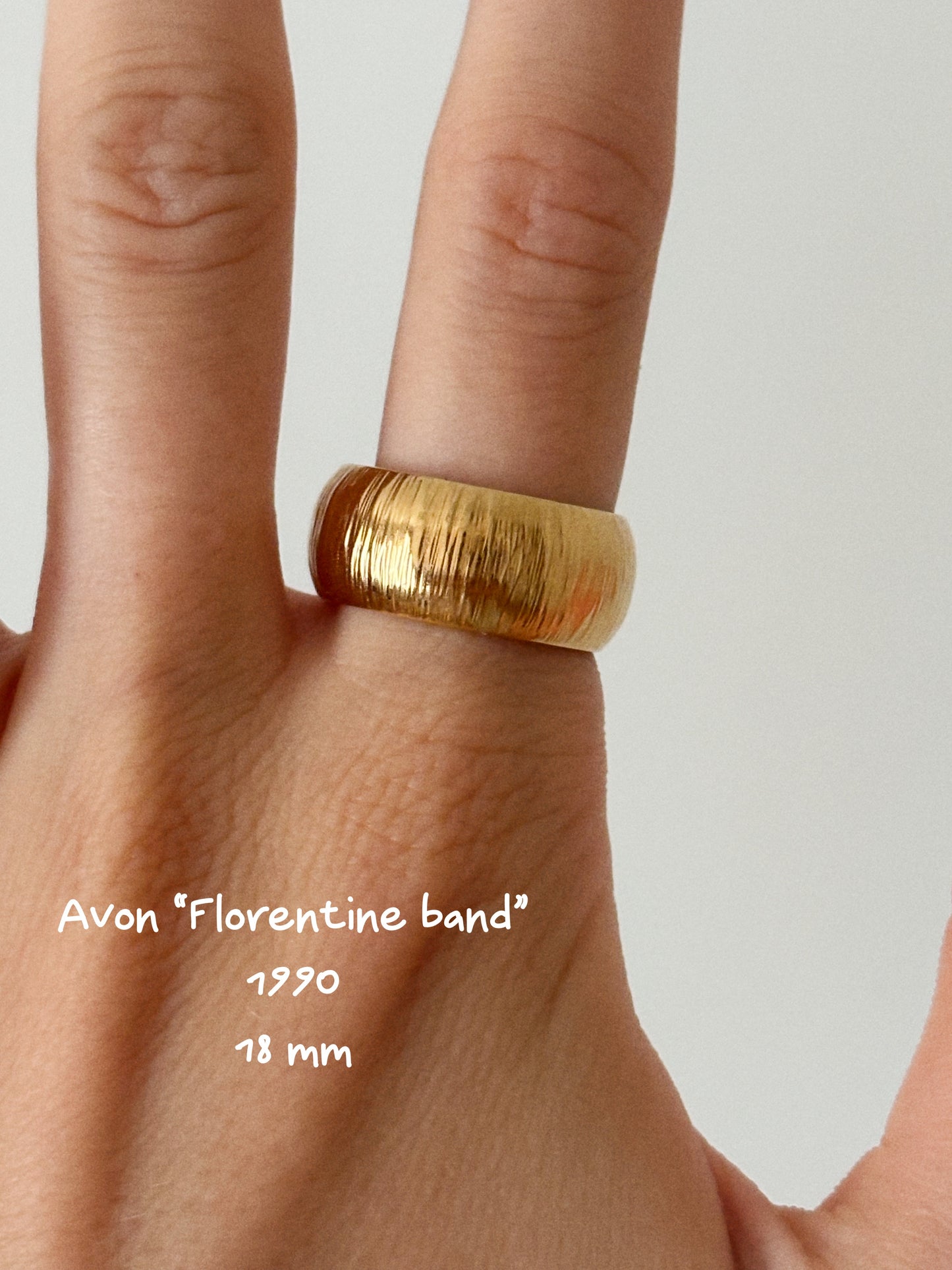 Pierścionek Avon “Florentine band”,18 mm