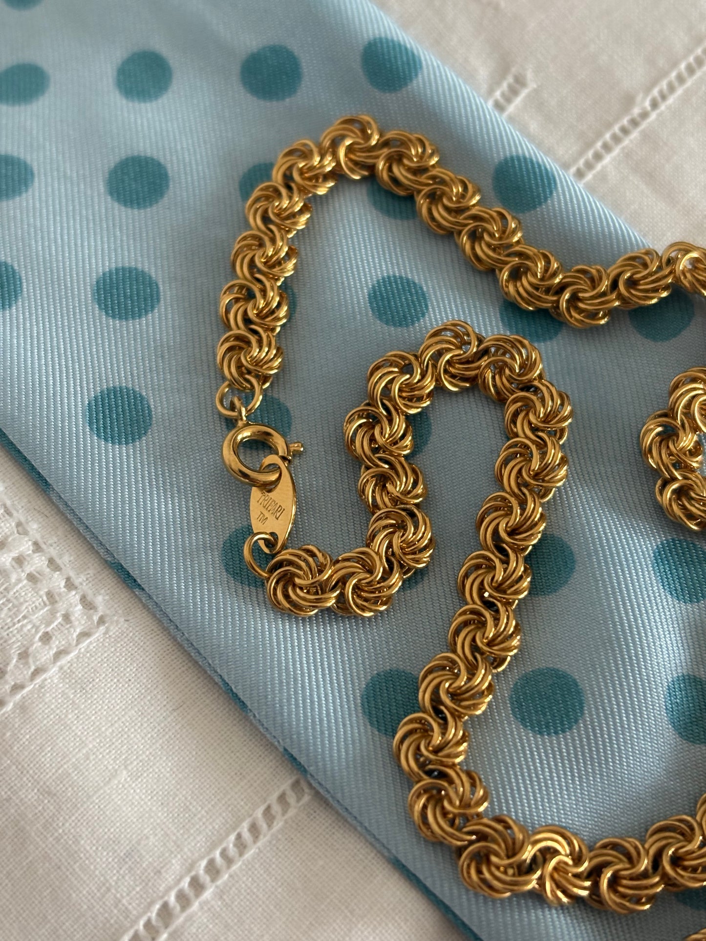 Naszyjnik Trifari z ogniwami w formie węzełków