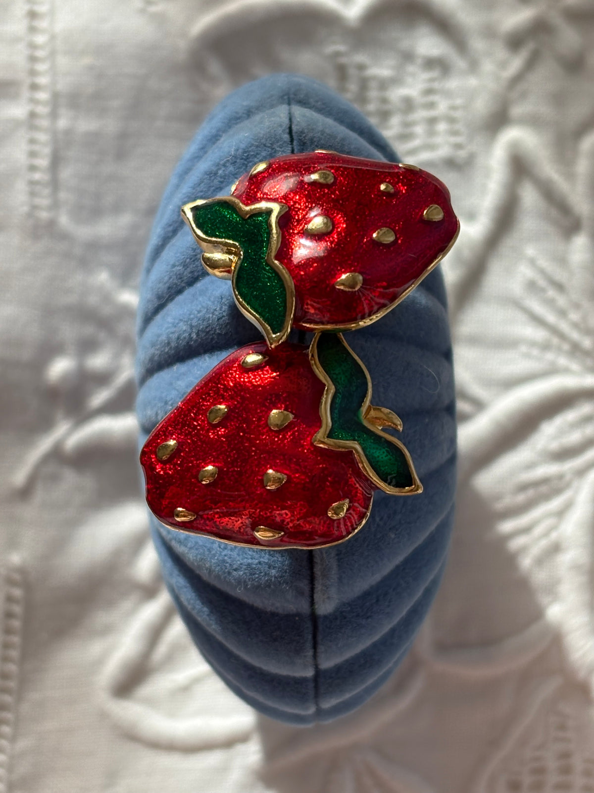 Kolczyki Avon “Very Berry”,1987 rok