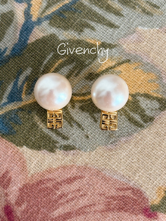 Pozłacane kolczyki Givenchy z perłami i logo