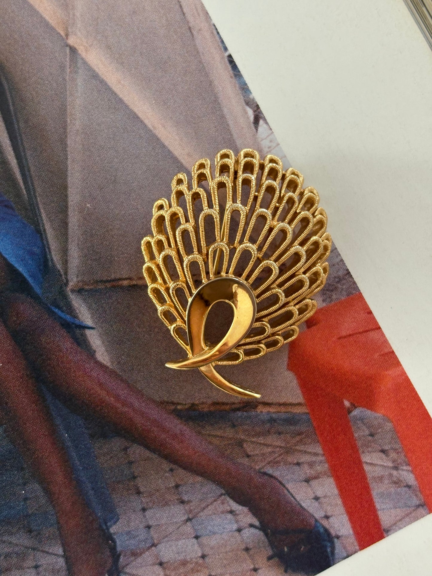 Broszka marki Trifari