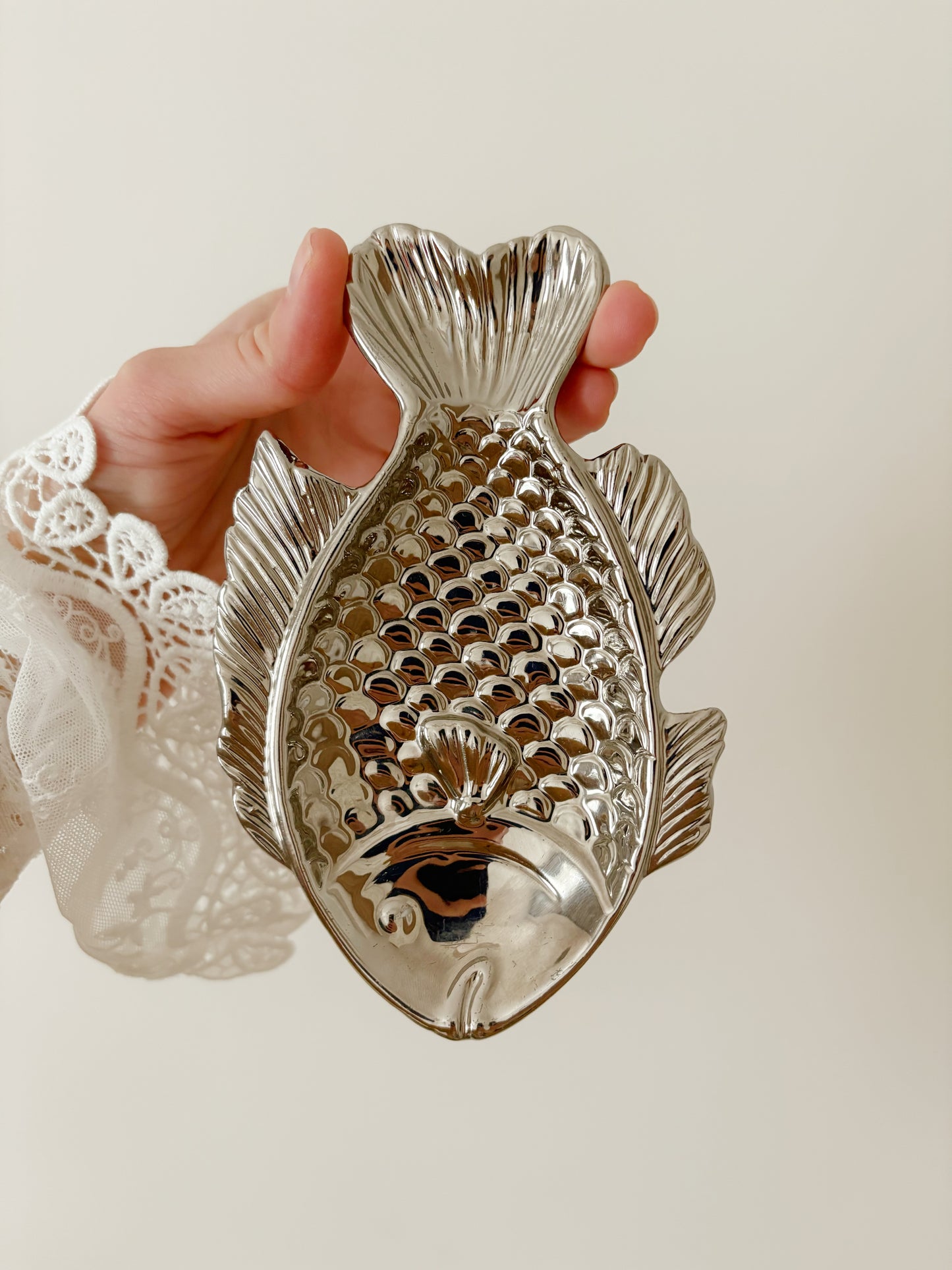 Ceramic fish dish for jewelry and trinkets