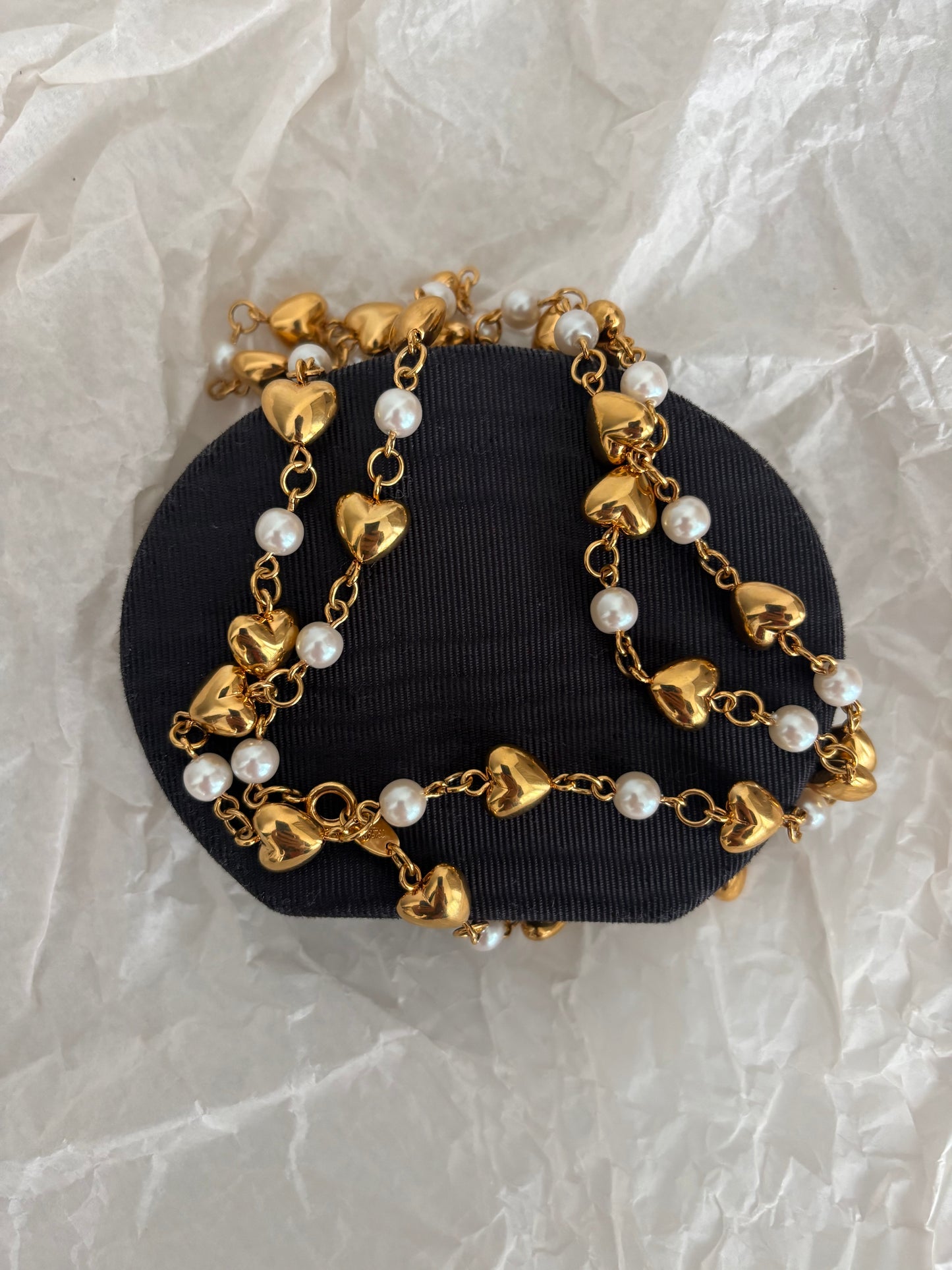 Naszyjnik Trifari z perłami i serduszkami