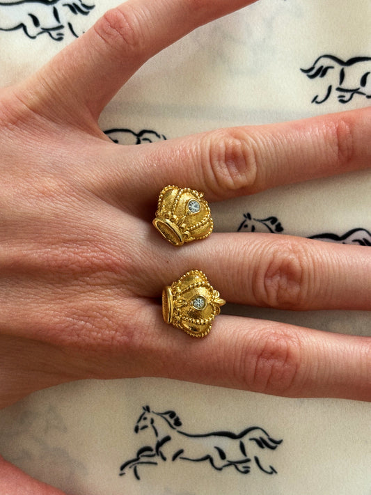 Pozłacane kolczyki Avon „Regal Crown”, 1989