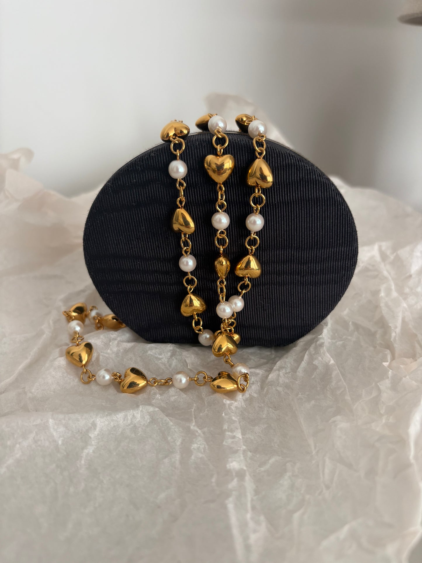 Naszyjnik Trifari z perłami i serduszkami