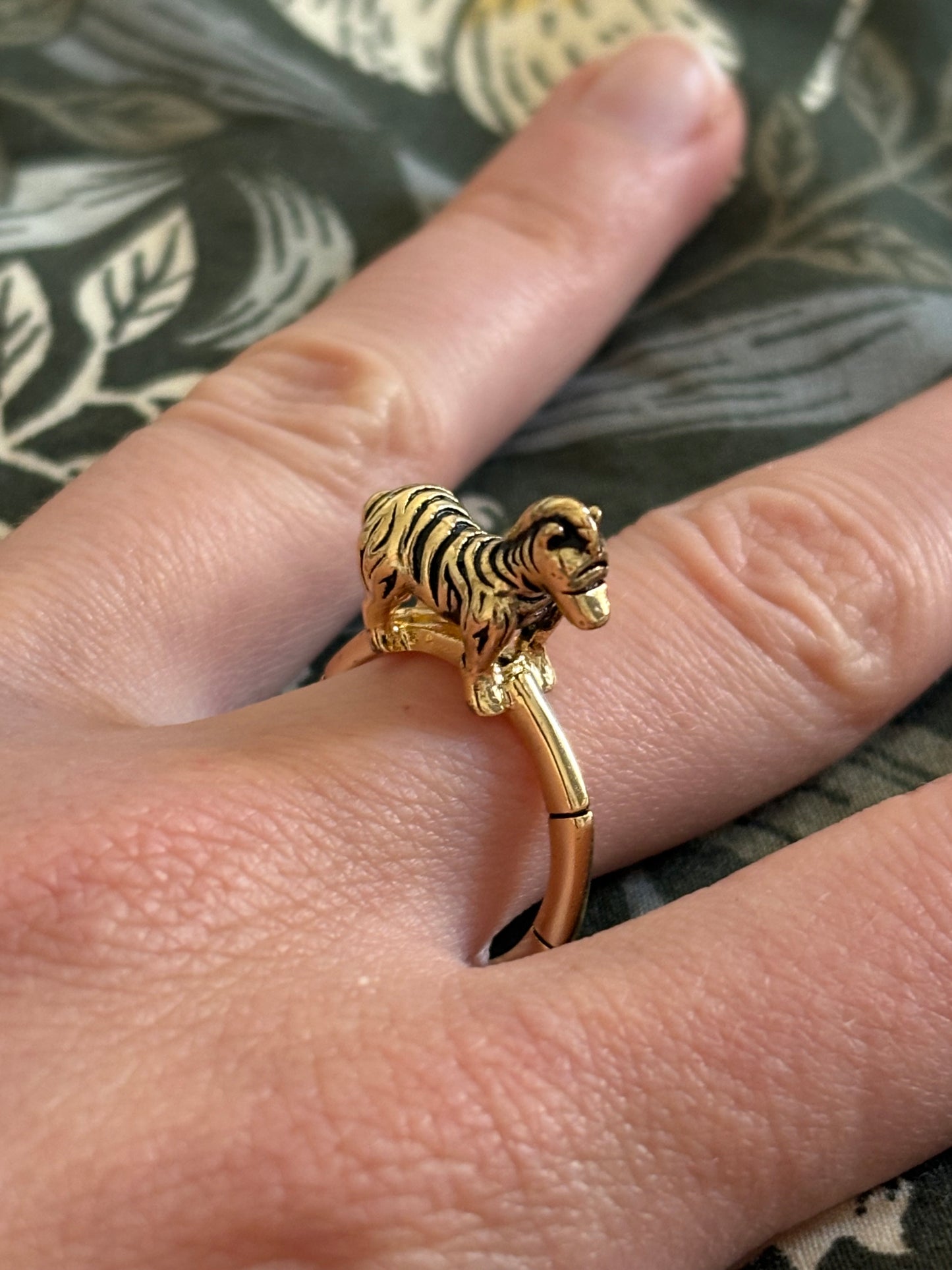 Ring with a zebra figurine