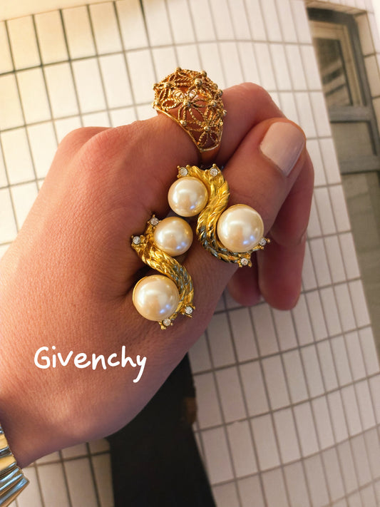 Kolczyki  Givenchy z perełkami