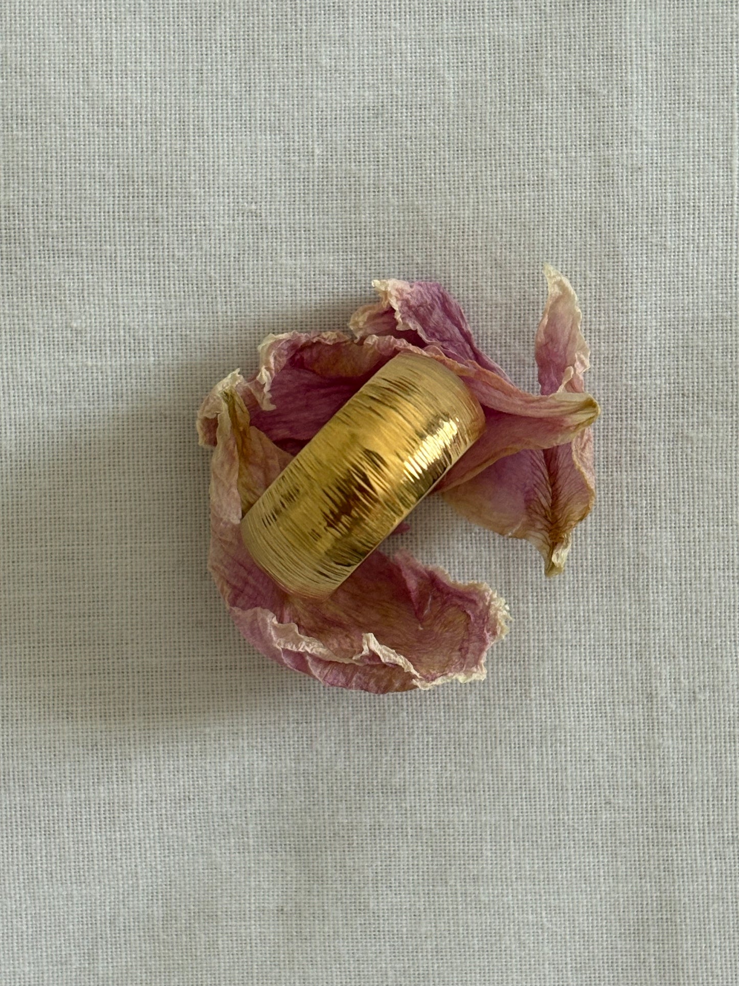Pierścionek Avon “Florentine band”,18 mm