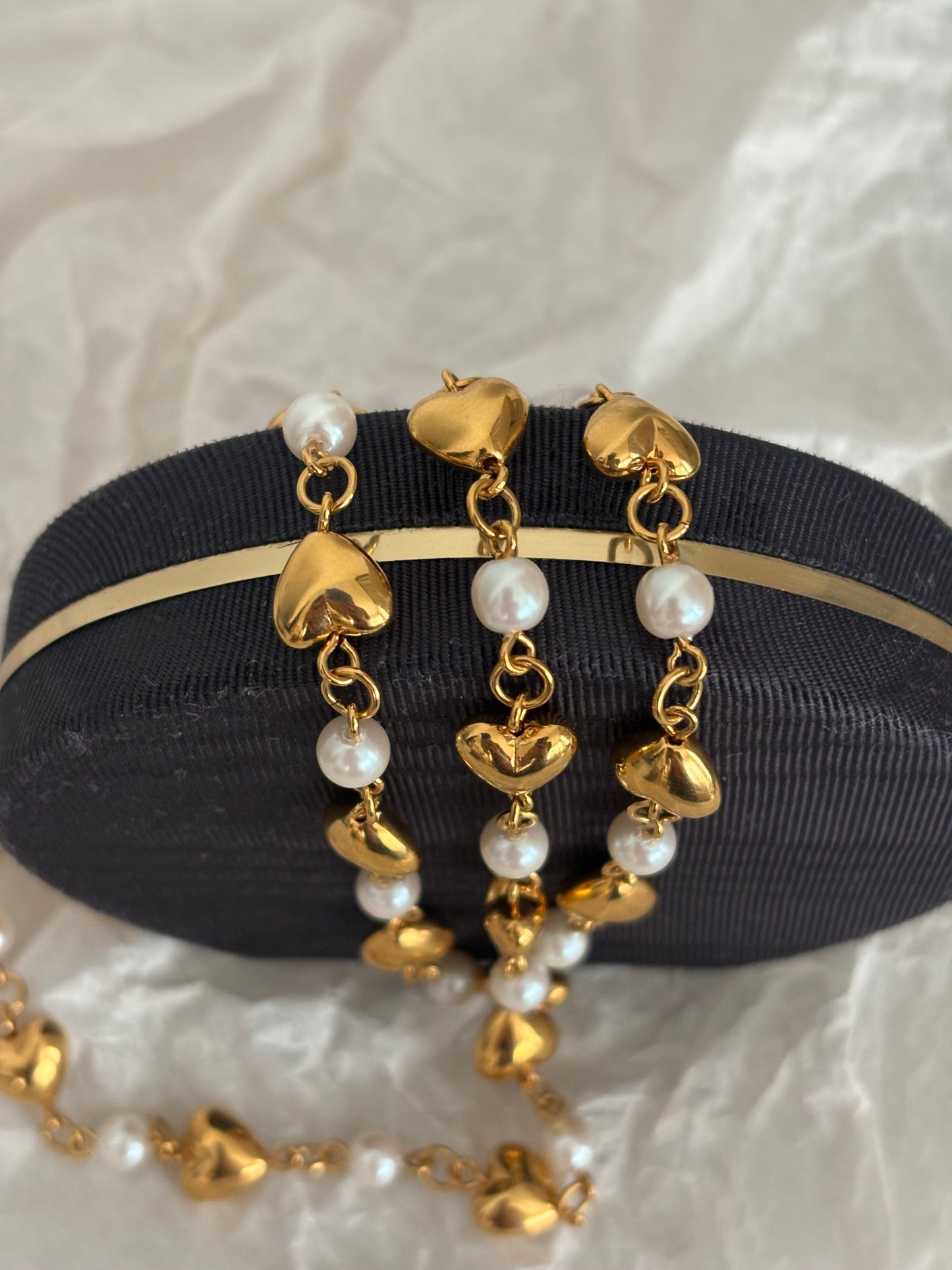 Naszyjnik Trifari z perłami i serduszkami