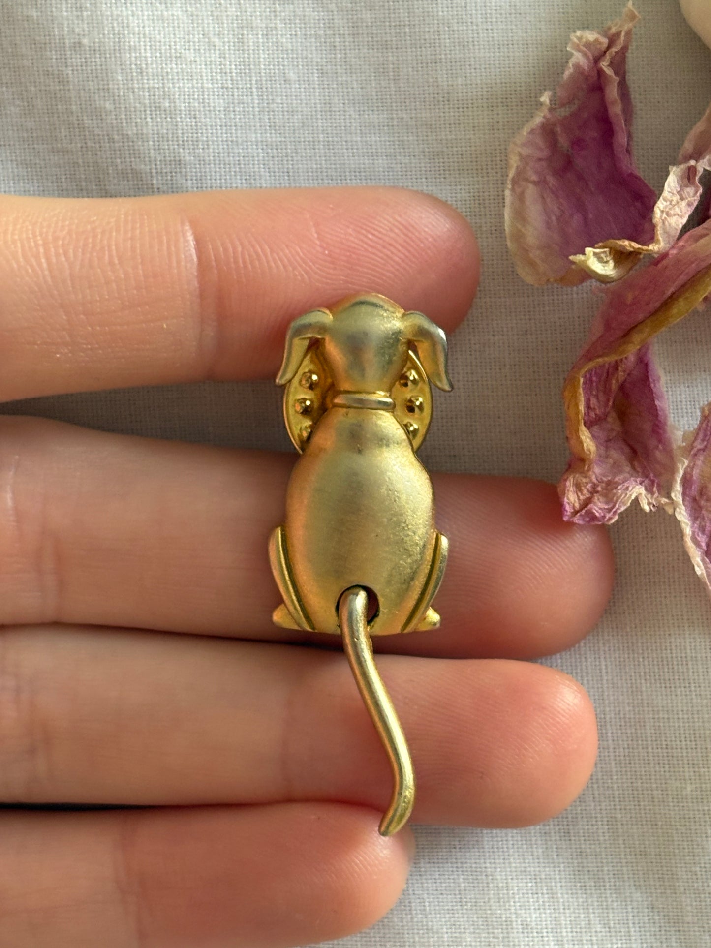 Broszka piesek Janette Jewelry