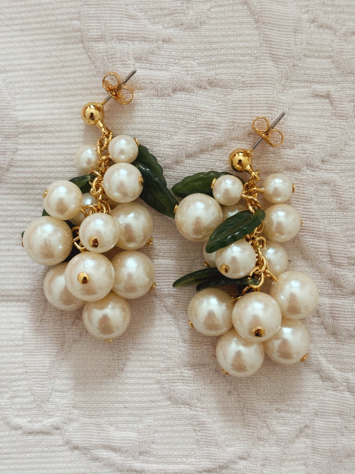 Avon "Pearlesque Dangle" Earrings, 1992