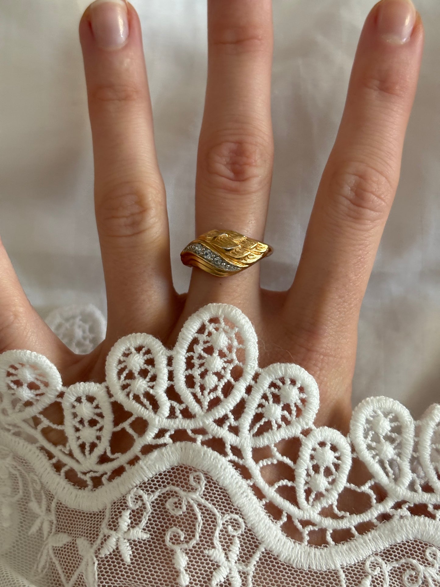 PIERŚCIONEK AVON “Starswept”,1975 rok