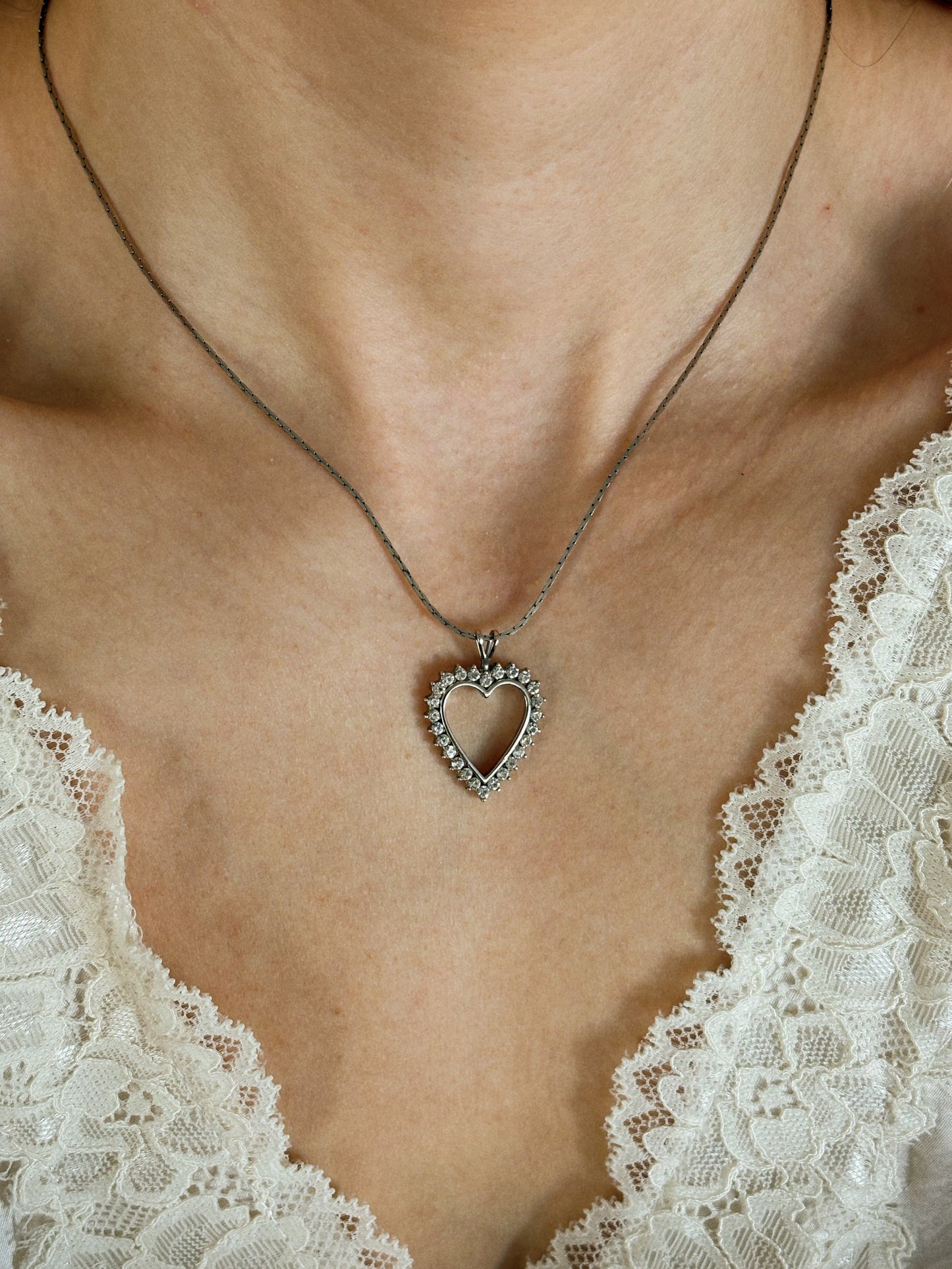 Monet Necklace with Openwork Heart❤️