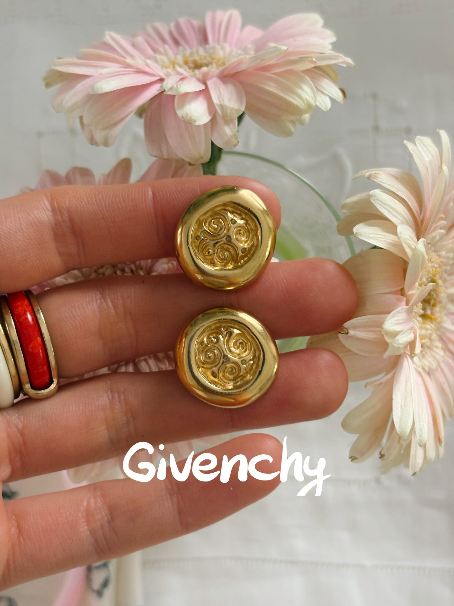 Pozłacane kolczyki Givenchy z lat 80.