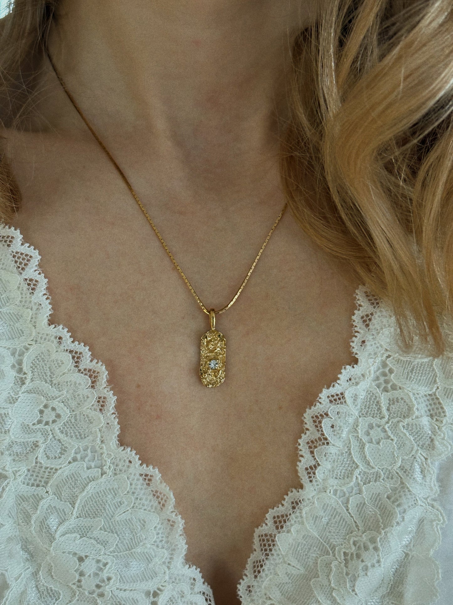 Naszyjnik Avon z kolekcji„Flowerblaze”, 1976 rok