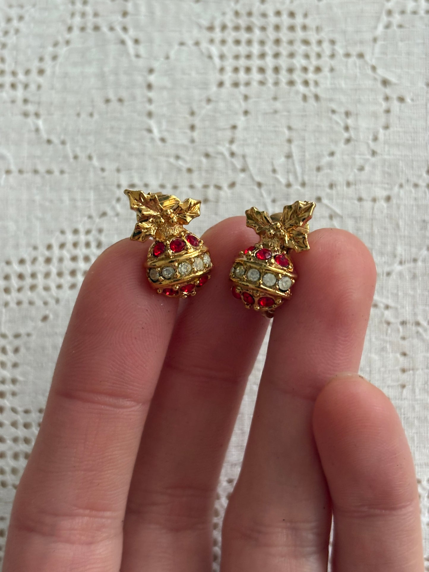 Klipsy Avon “Sparkling Christmas ornament”,1992 rok