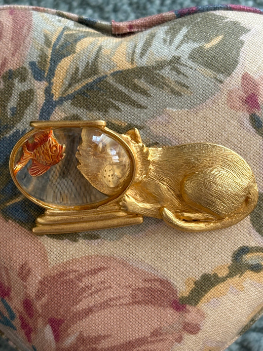 Pozłacana unikatowa broszka JJ z kotem