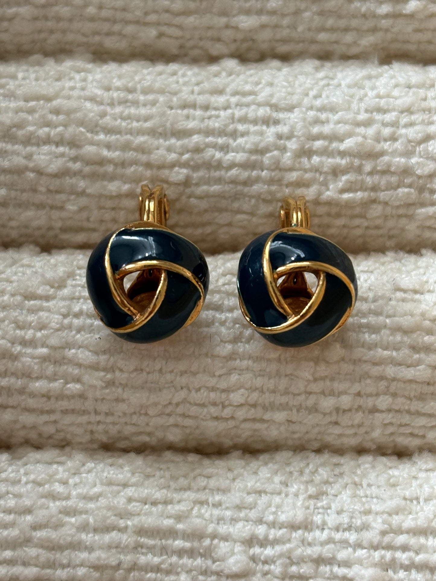 Monet Clips – elegant knots