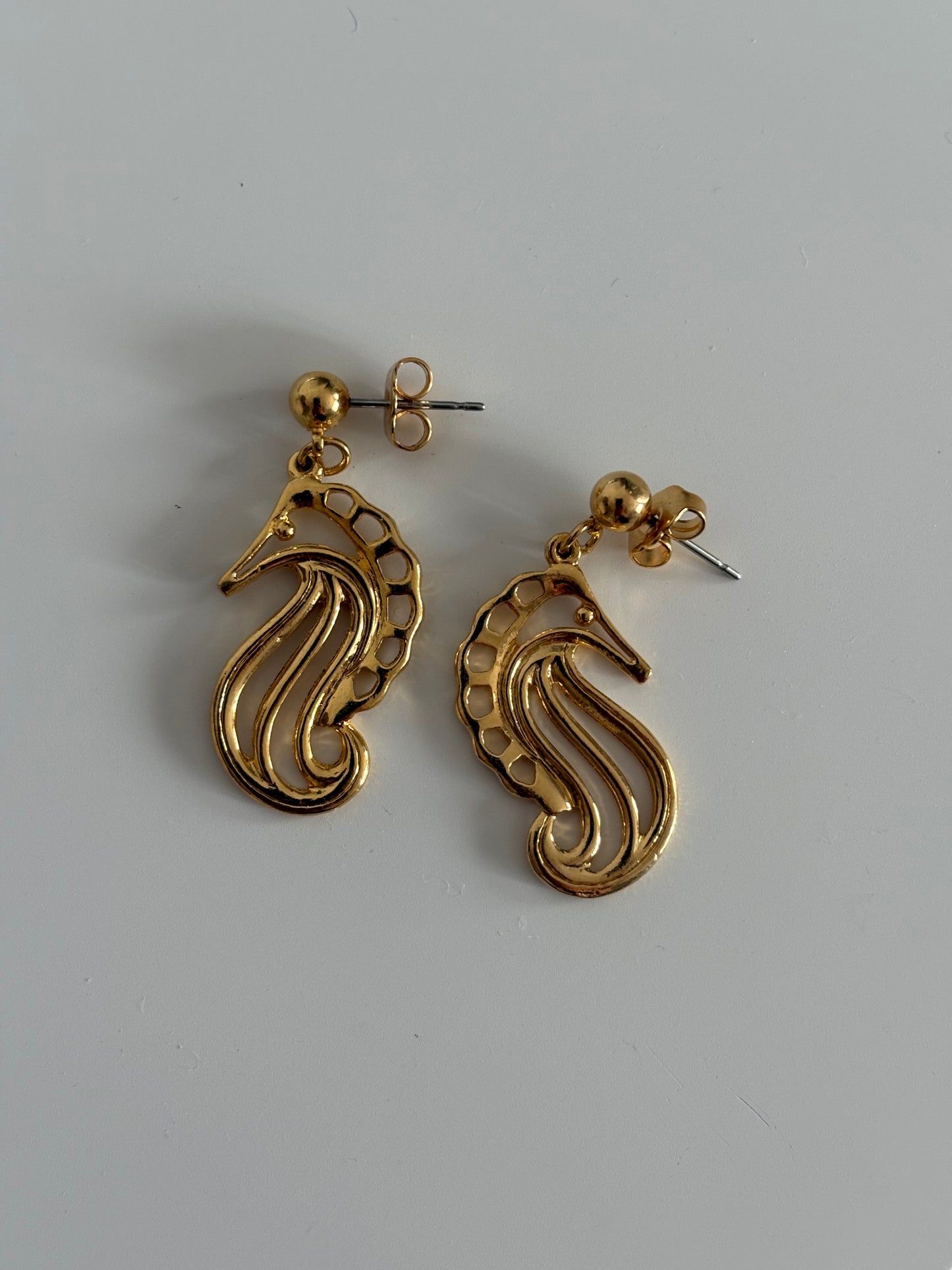 Kolczyki Avon “ Dangling seahorse”, 1990 rok