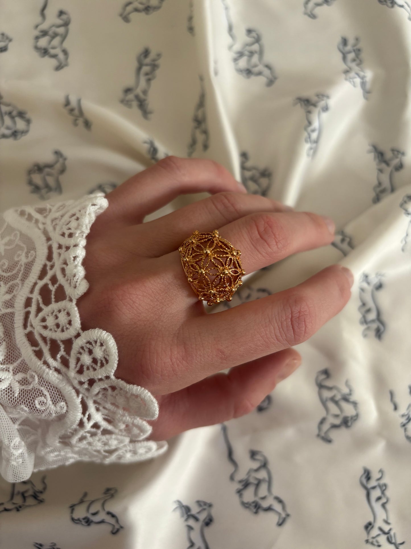 Avon "Spun Blossoms Filigree Ring", 1979