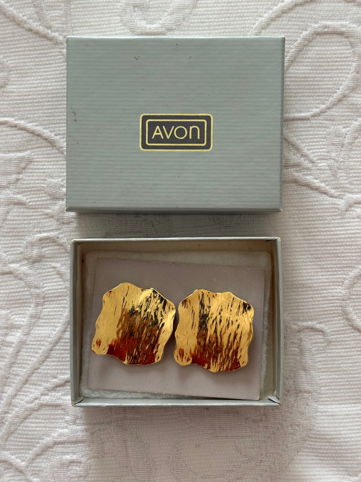 Kolczyki Avon “ Polished leaf”,1987 rok