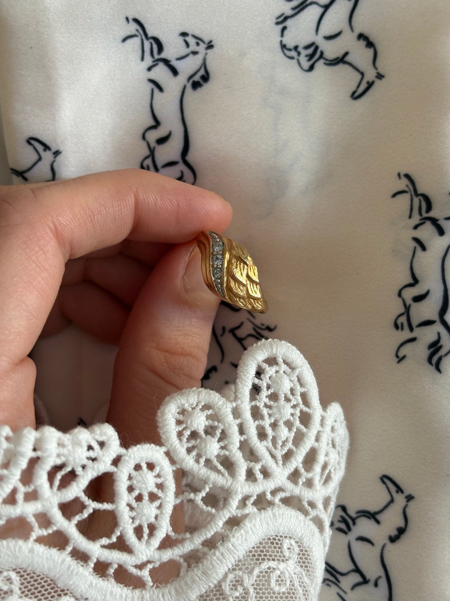 PIERŚCIONEK AVON “Starswept”,1975 rok