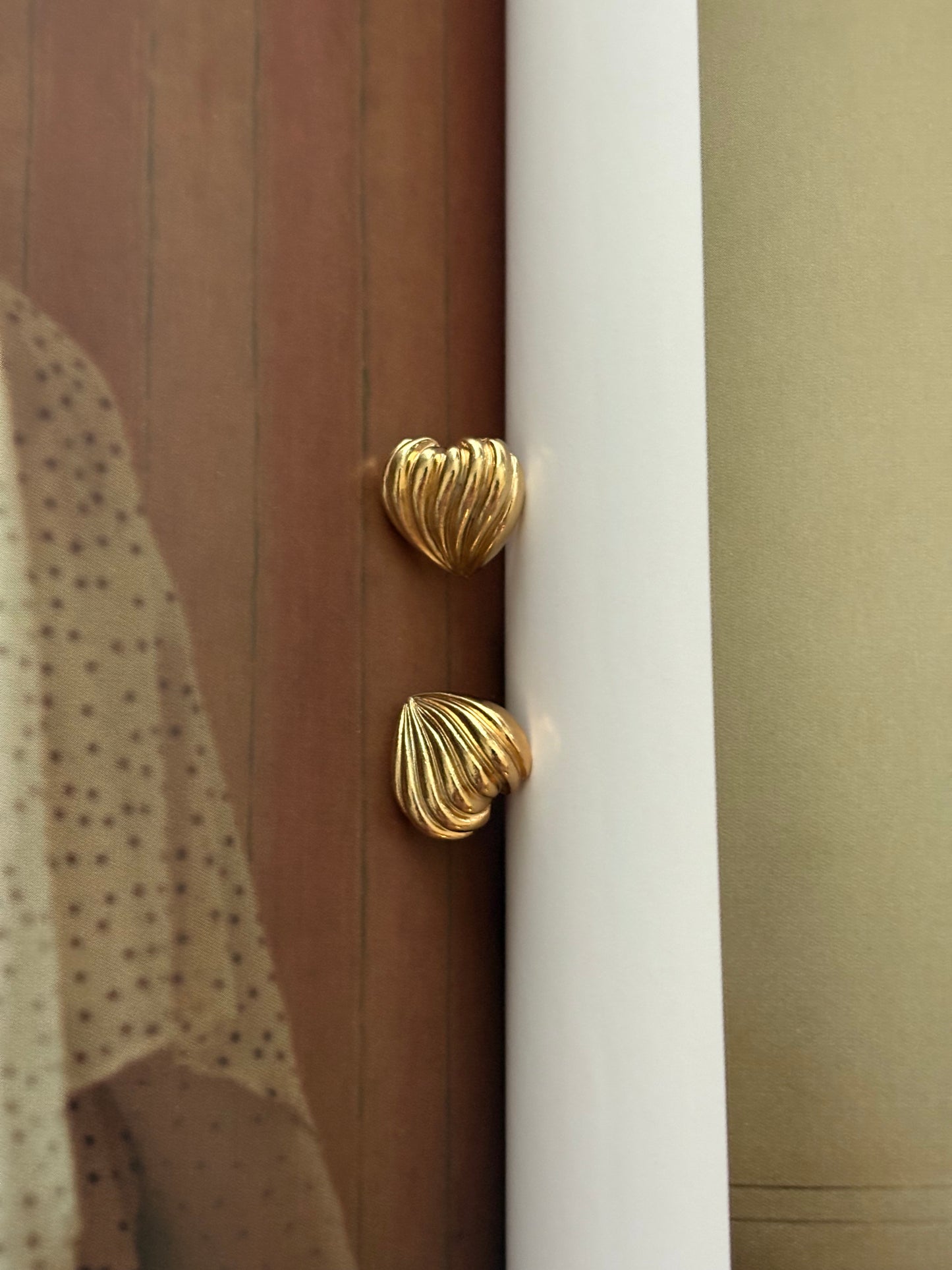 Kolczyki Avon “Pleated heart”,1994 rok