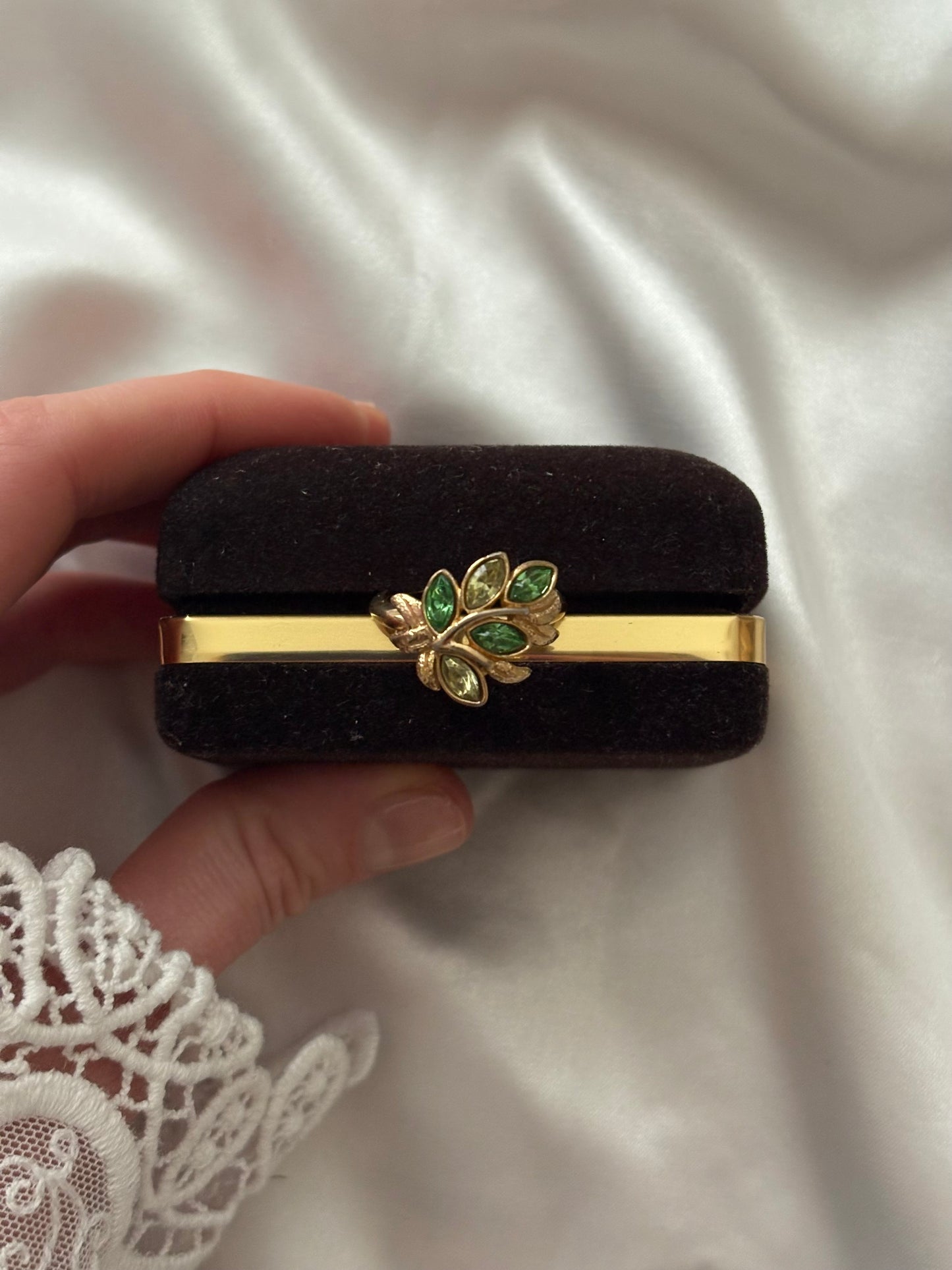 Pierścionek Avon „Leaf Light”,1974 rok