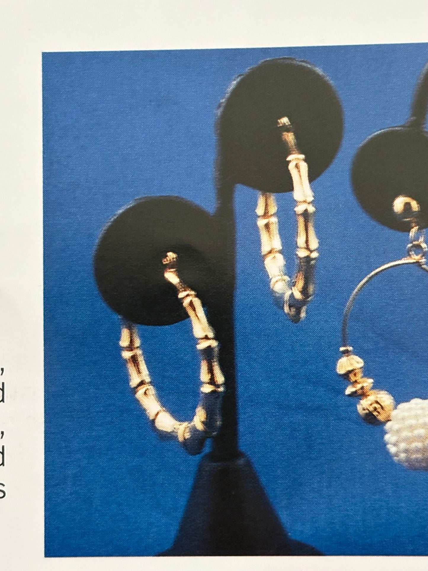 Kolczyki Avon “Bamboo Snap Top Hoops”,1998 rok