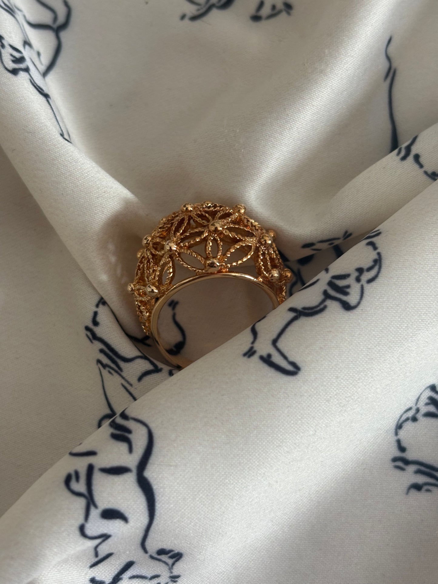 Avon "Spun Blossoms Filigree Ring", 1979