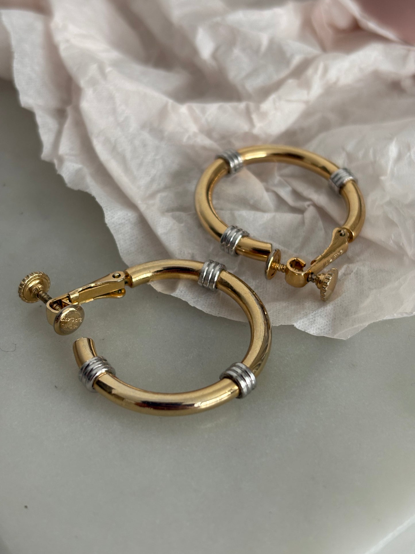 Dwukolorowe klipsy-koła Napier