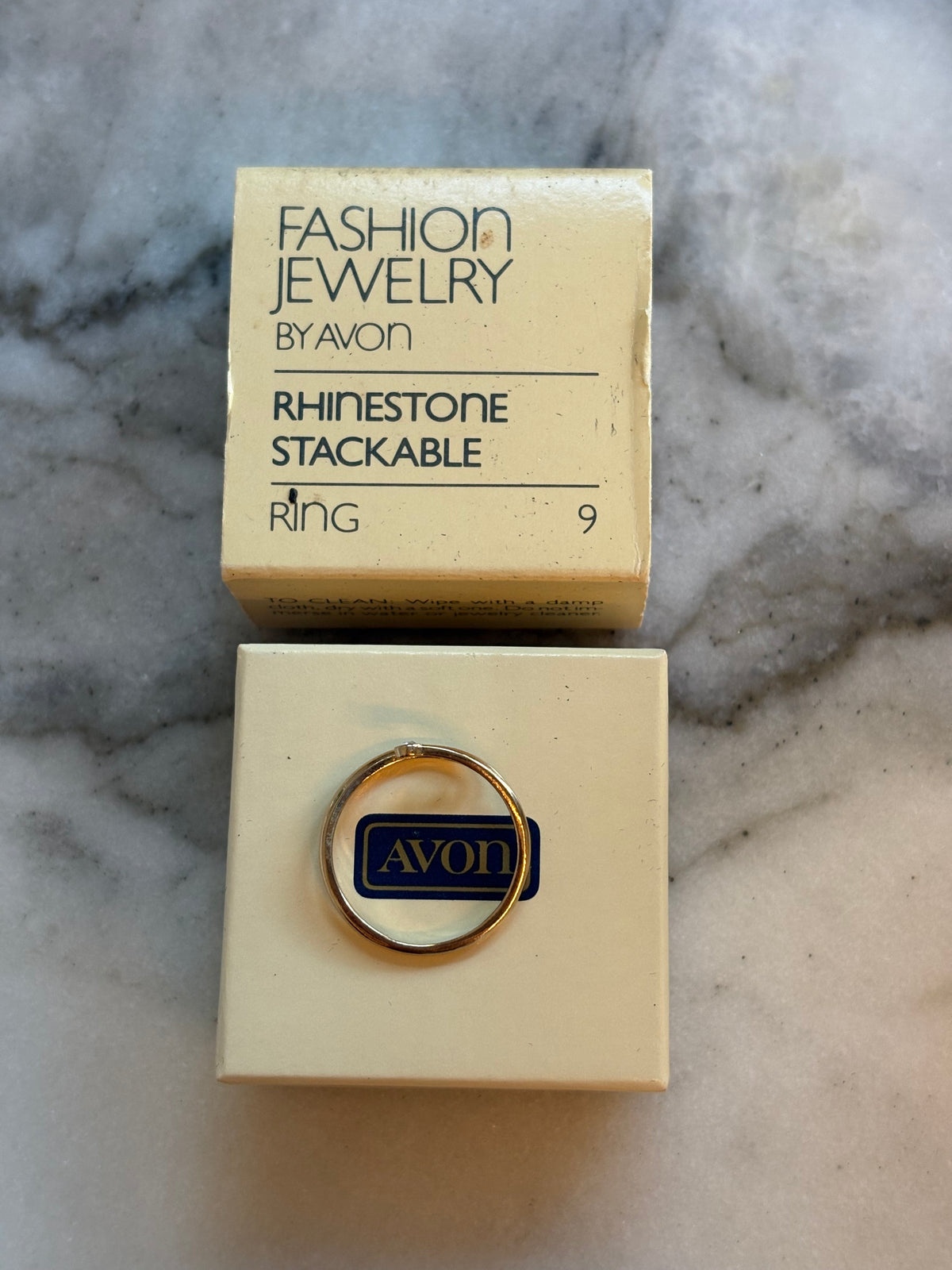 Pierścionek Avon,1983 rok (19 mm)