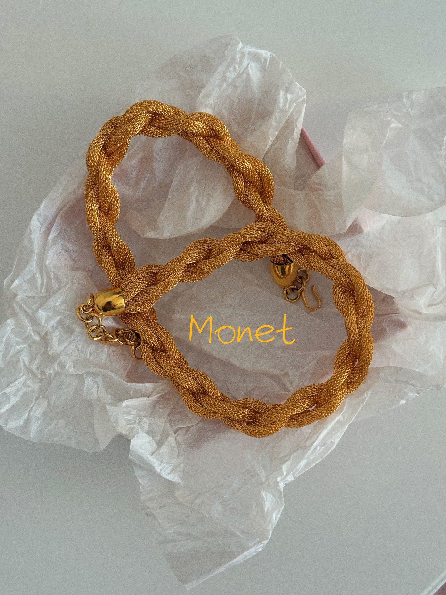 Pozłacany naszyjnik Monet o splocie typu mesh