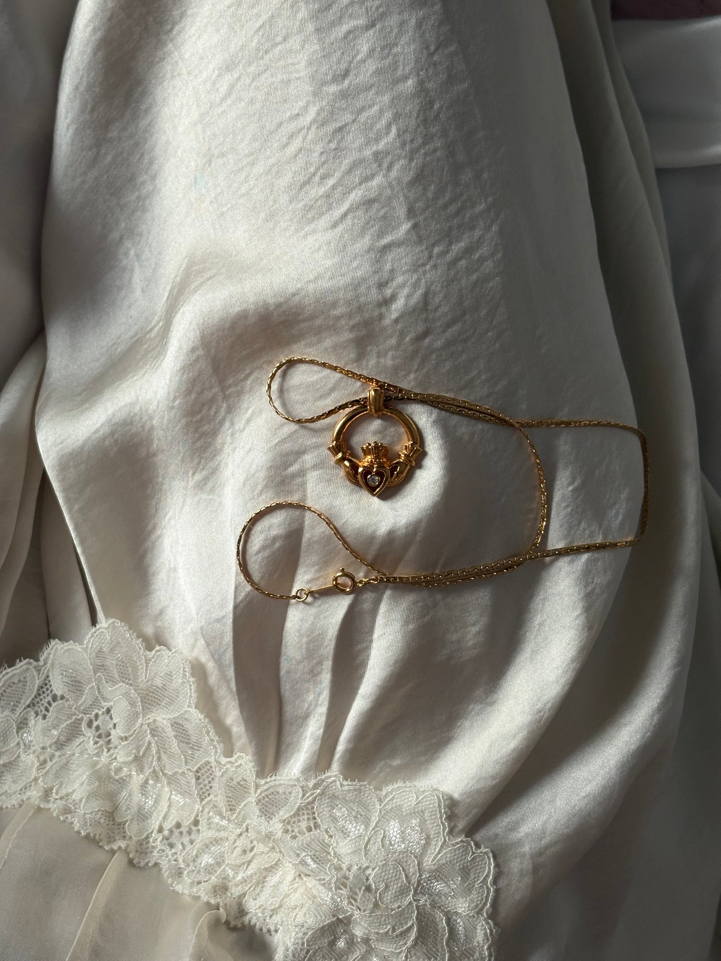 Naszyjnik Avon „Claddagh”,1991 rok