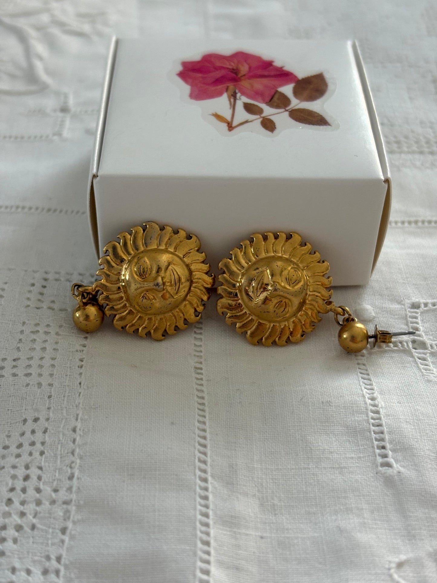 Kolczyki Monet „Kissing Rams”